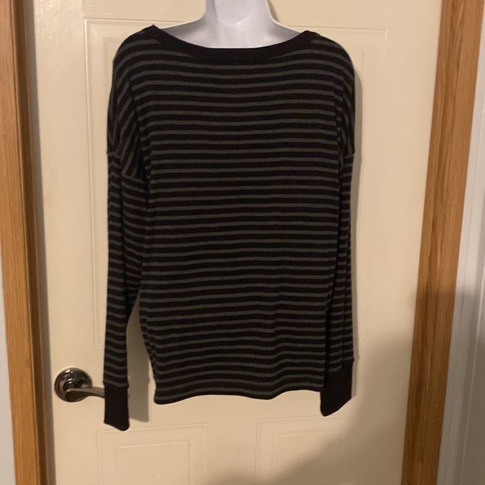 Lauren Ralph Lauren Active top pullover size large gray black striped - Picture 7 of 14
